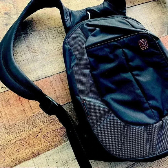 Tumi T-Tech Essential Gear Mini Backpack - Picture 7 of 9